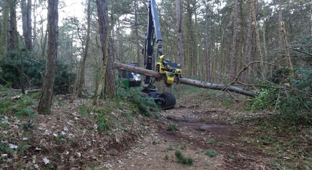 Harvester aan het werk